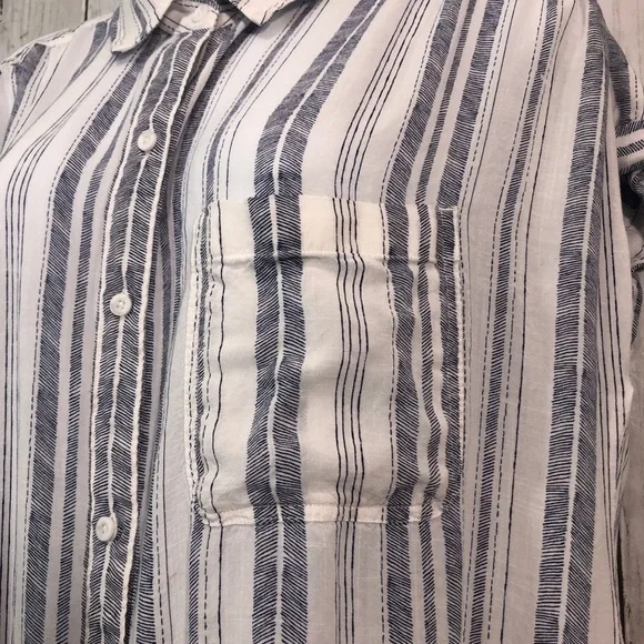 Cloth & Stone Button Up Cuffed Cap Sleeve Collar Top Large - Picture 3 of 9